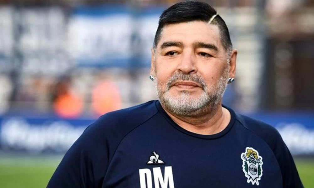 Ο Ντιέγκο Μαραντόνα παίρνει εξιτήριο από το νοσοκομείο